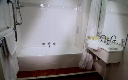 175 Hotel Westmead,,4 star