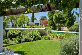 Eikendal Lodge,Cape Winelands>>Cape Town,4 star