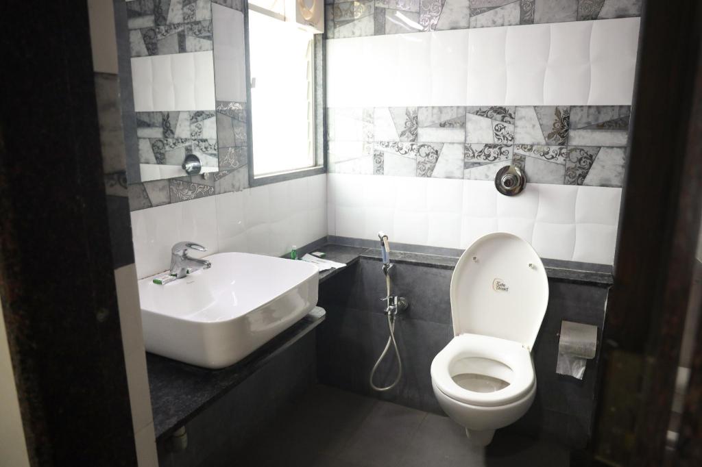 hotel madhuvan international