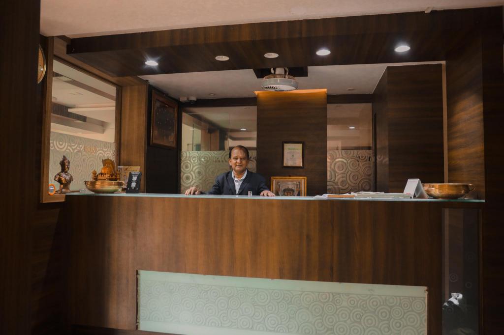 hotel madhuvan international