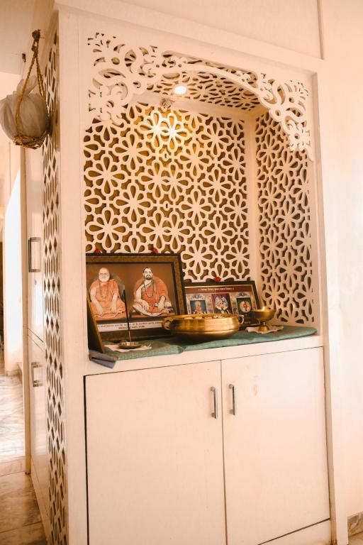 hotel madhuvan international