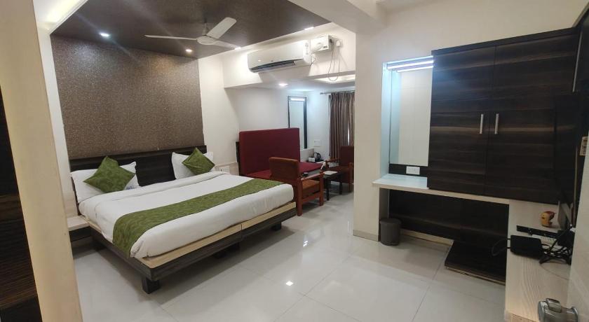 hotel madhuvan international