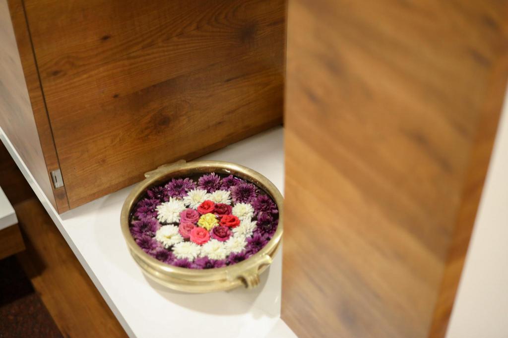 hotel madhuvan international