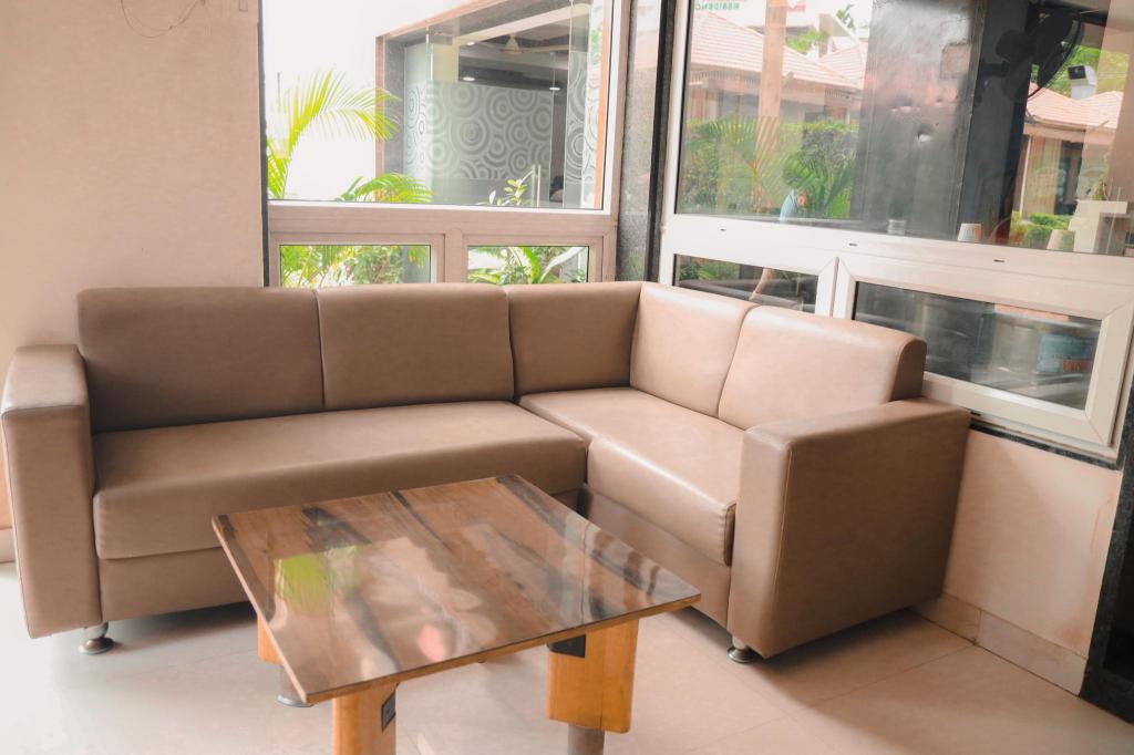 hotel madhuvan international