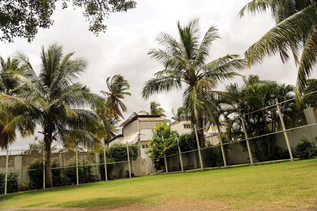 hotel madhuvan international