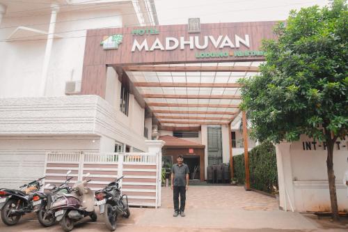 hotel madhuvan international