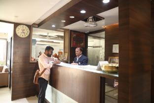 hotel madhuvan international