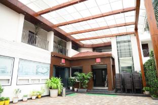 hotel madhuvan international