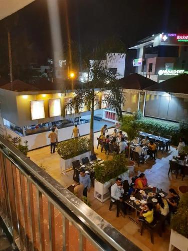 hotel madhuvan international