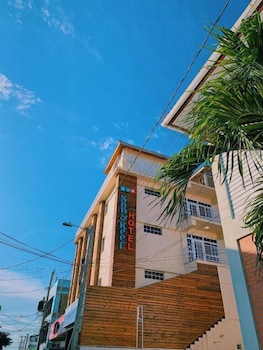 voyager sun and reef hotel