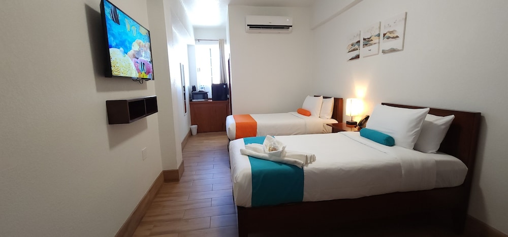 voyager sun and reef hotel