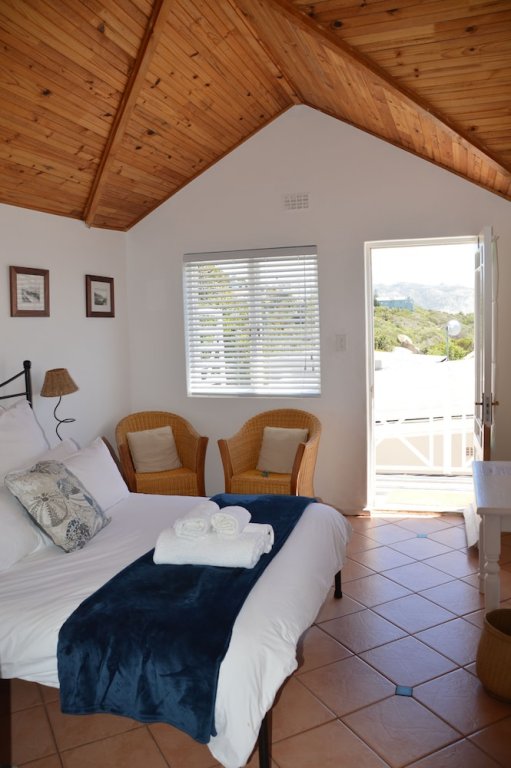 Boulders Beach Hotel, Cafe And Curio,Cape Town>>Boulders Beach,3 star