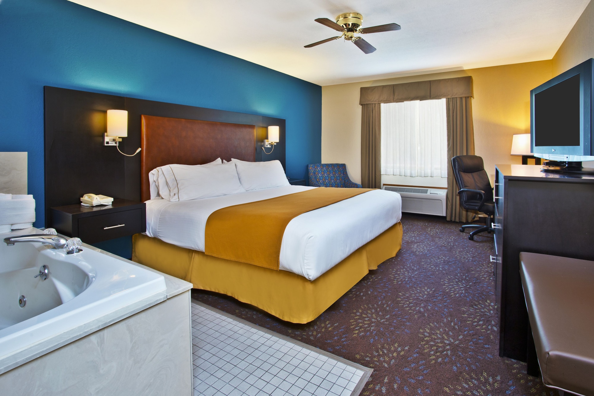 holiday inn express mackinaw city by ihg
