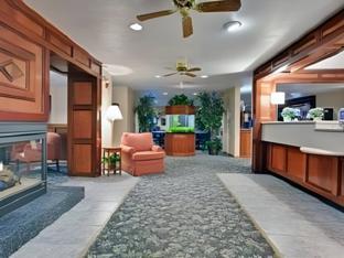 holiday inn express mackinaw city by ihg