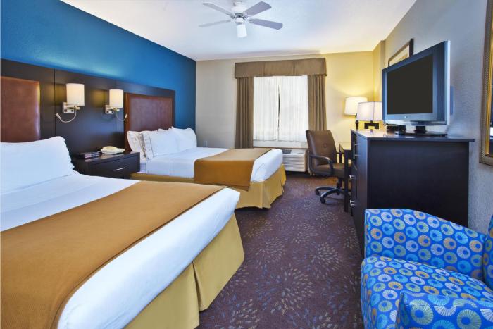 holiday inn express mackinaw city by ihg