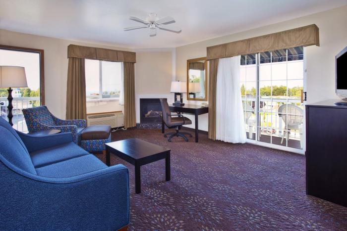 holiday inn express mackinaw city by ihg
