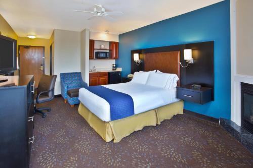 holiday inn express mackinaw city by ihg