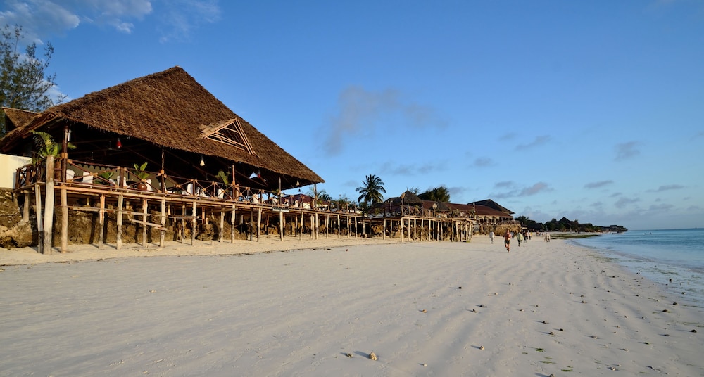 amaan beach bungalows