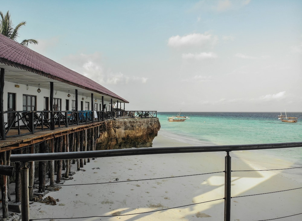 amaan beach bungalows