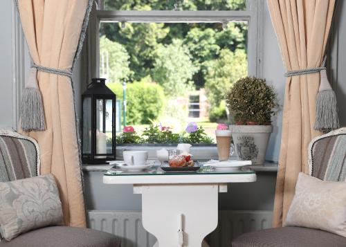Conyngham Arms Hotel,Main Street,3 star