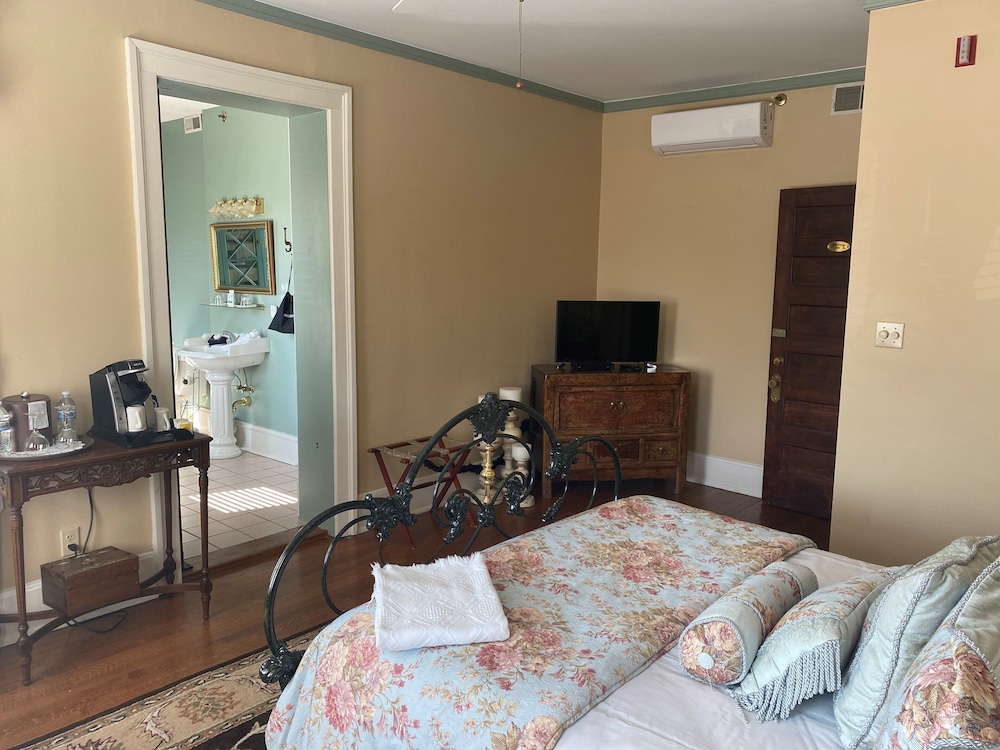 inn at 835 boutique hotel