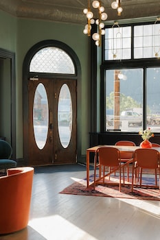 The Wyman Hotel,,3 star