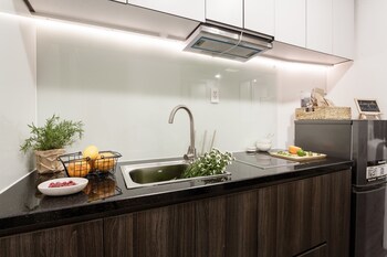 la regatta boutique residences