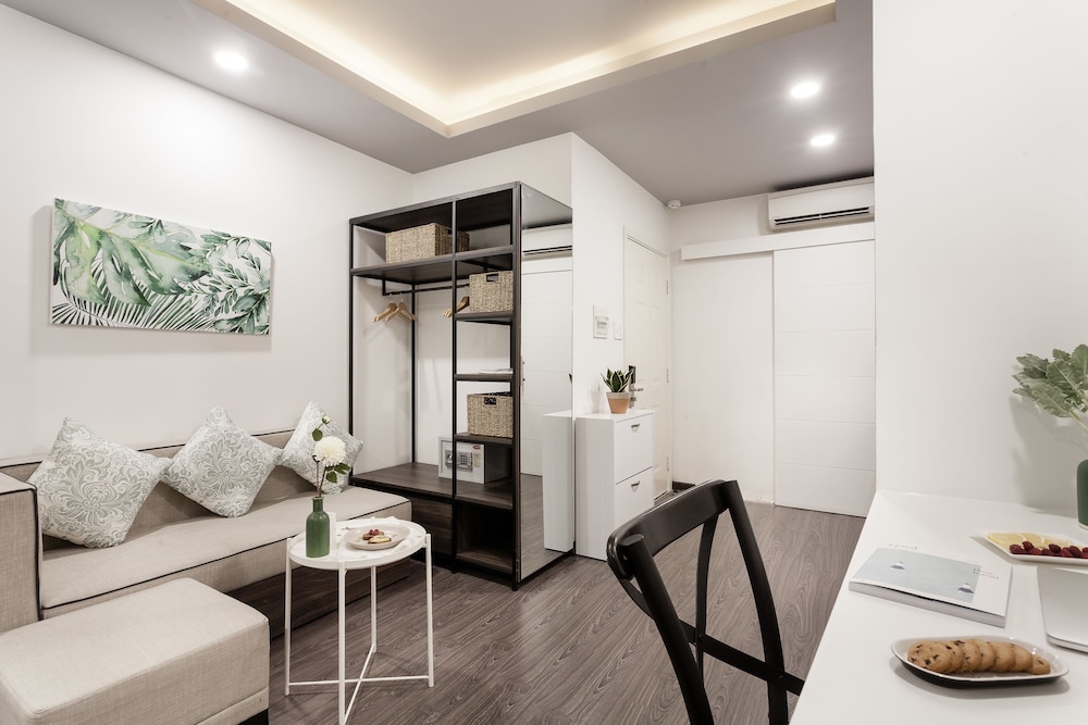 la regatta boutique residences