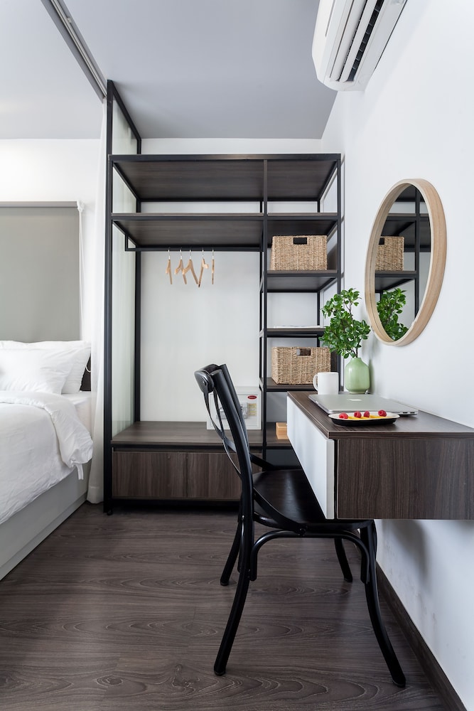 la regatta boutique residences