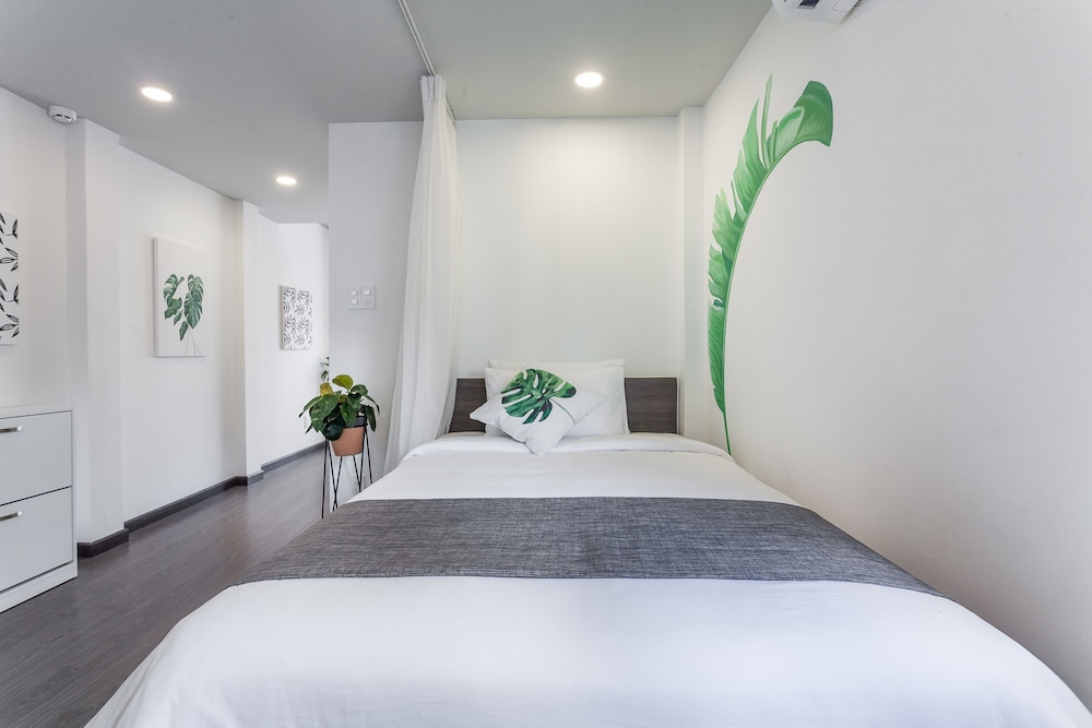 la regatta boutique residences