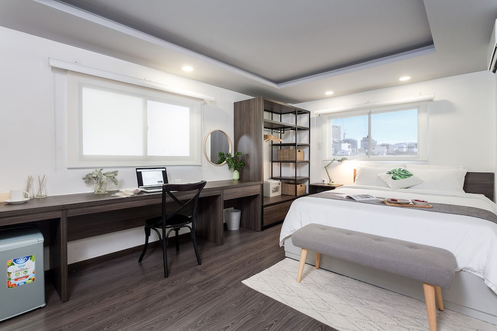 la regatta boutique residences