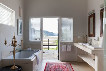 Emily Moon River Lodge,Cape Town>>Bitou,4 star