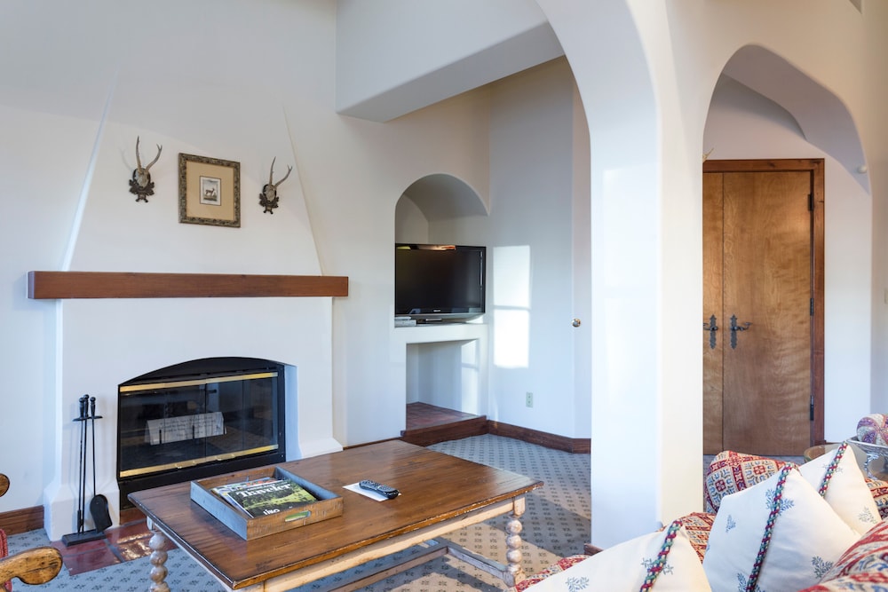 goldener hirsch auberge resorts collection