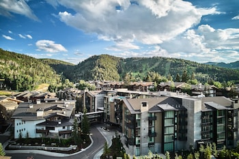 goldener hirsch auberge resorts collection