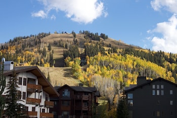 goldener hirsch auberge resorts collection