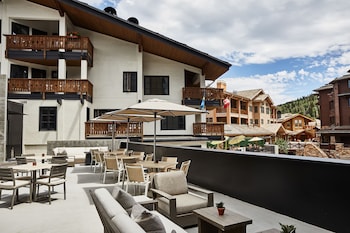 goldener hirsch auberge resorts collection