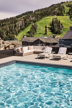 goldener hirsch auberge resorts collection