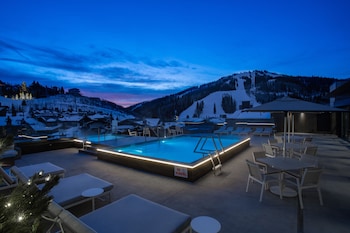 goldener hirsch auberge resorts collection