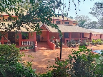 the byke laxmi resort matheran