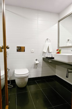 peerless hotel kolkata