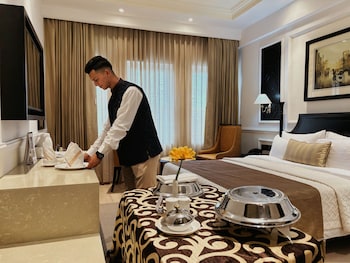 peerless hotel kolkata