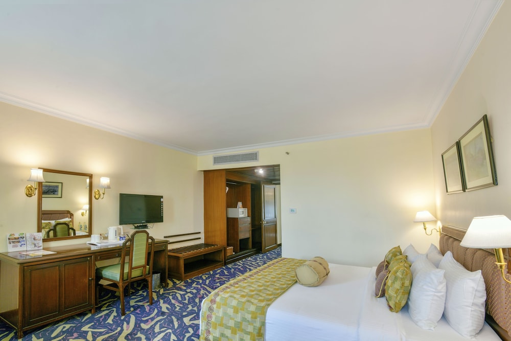 peerless hotel kolkata