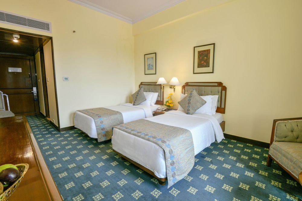 peerless hotel kolkata