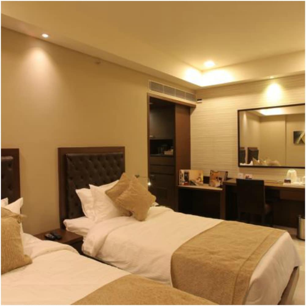 peerless hotel kolkata