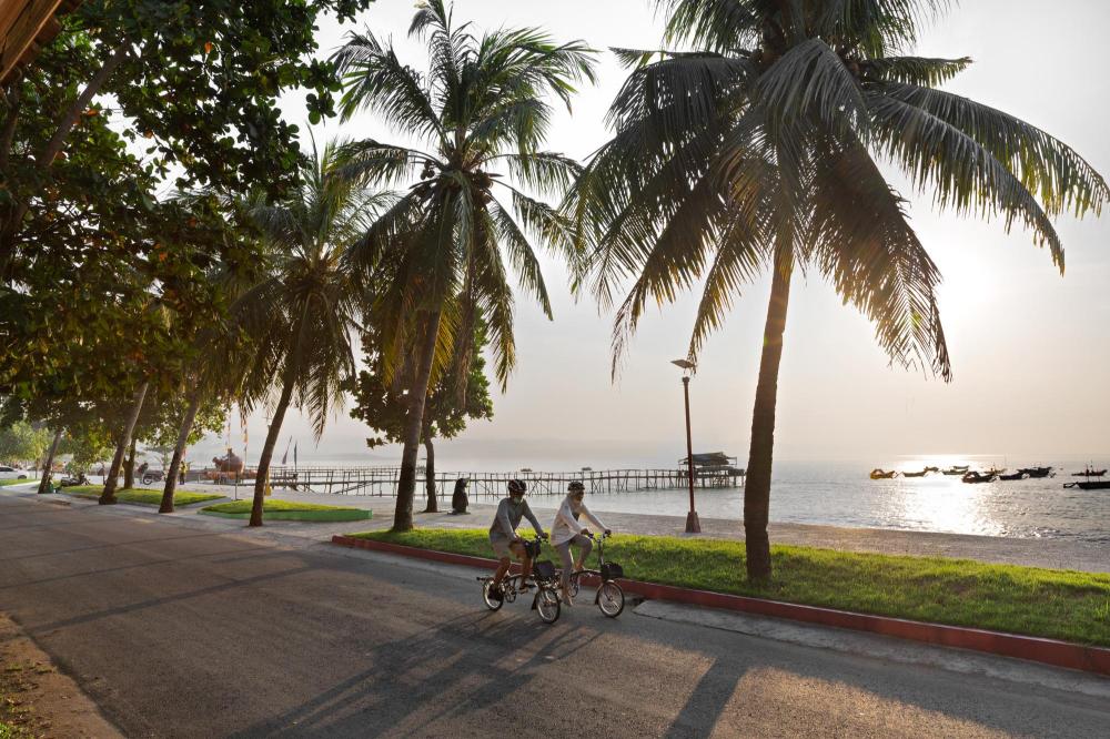 sunrise beach hotel pangandaran