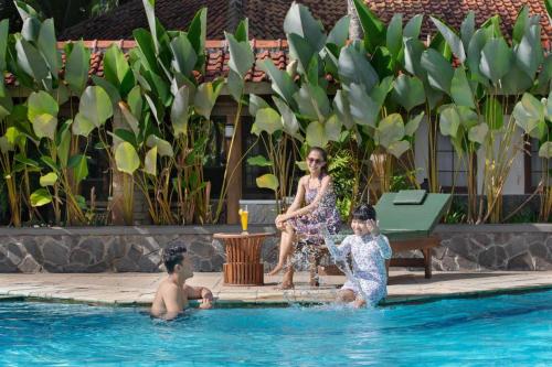 sunrise beach hotel pangandaran