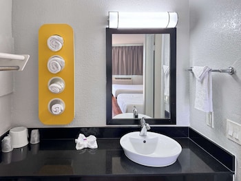 motel 6 ontario ca airport