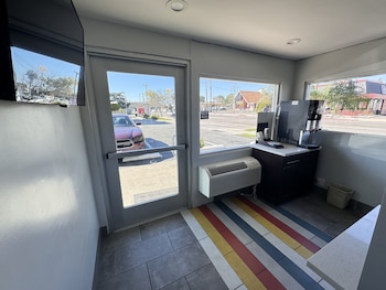 motel 6 ontario ca airport