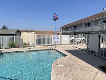 motel 6 ontario ca airport