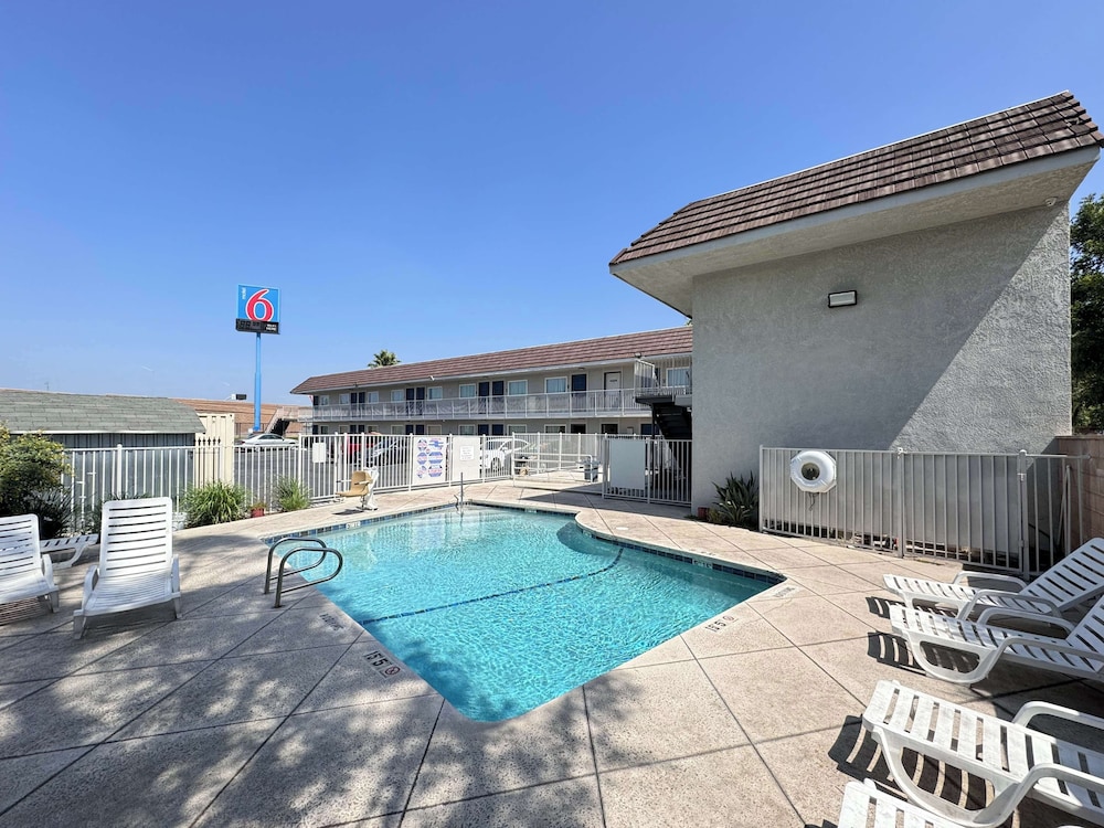 motel 6 ontario ca airport